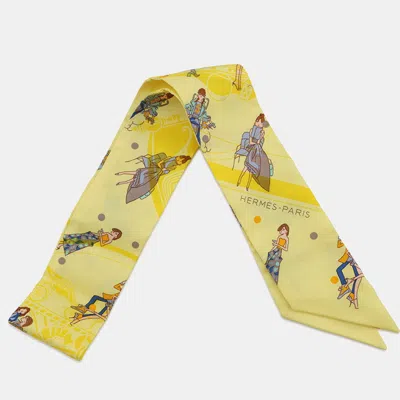Pre-owned Hermes Twilly Ex-libris Les Parisiennes Jaune Soufre/grease Silk100% In Yellow