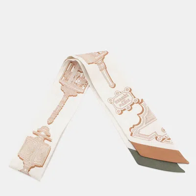 Pre-owned Hermes Twilly Merveilleuses Lanternes Crme / Caramel / Khaki Silk100% In Multi