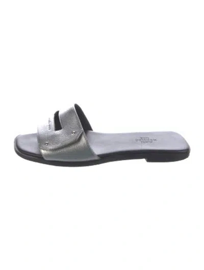 Pre-owned Hermes View Leather Slides In Metallic/silver