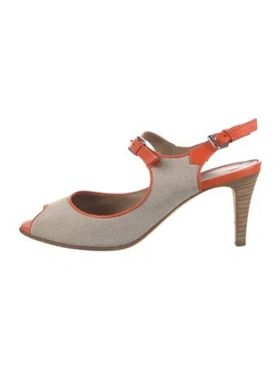 Pre-owned Hermes Vintage Canvas Slingback Pumps In Neutral