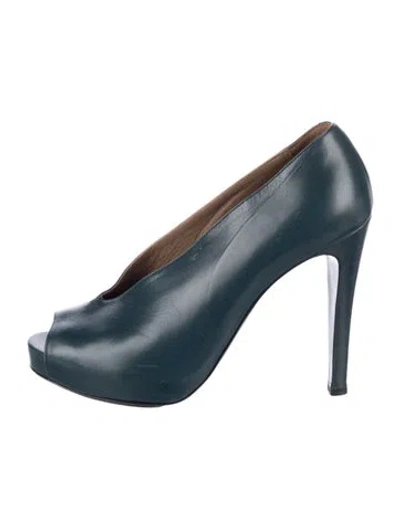 Pre-owned Hermes Vintage Leather Pumps In Blue