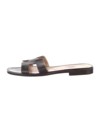 Pre-owned Hermes Vintage Oran Slides In Brown