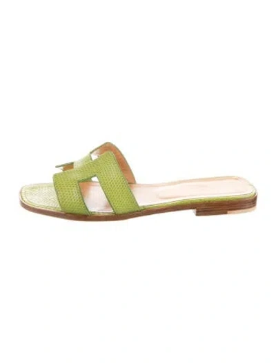 Pre-owned Hermes Vintage Oran Slides In Green