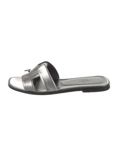 Pre-owned Hermes Vintage Oran Slides In Silver