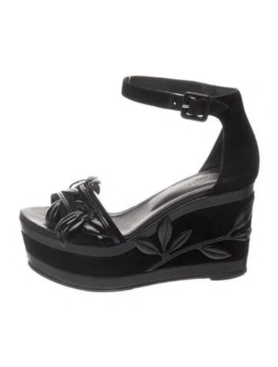Pre-owned Hermes Vintage Suede Pumps In Black