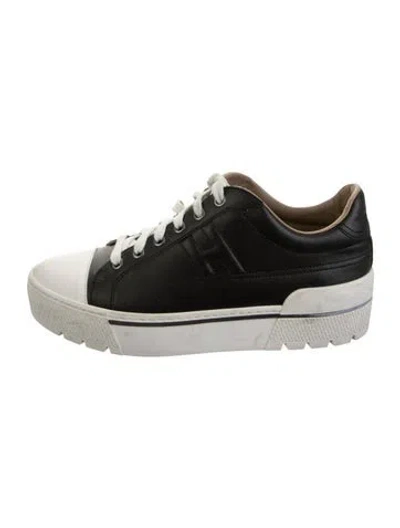 Pre-owned Hermes Voltage Sneakers In Black