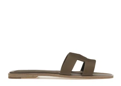 Pre-owned Hermes Women's  Oran Sandal Epsom Leather Sneakers In Etoupe