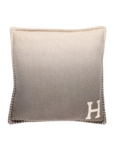 Pre-owned Hermes Yak 'n' Dye Throw Pillow In Grey