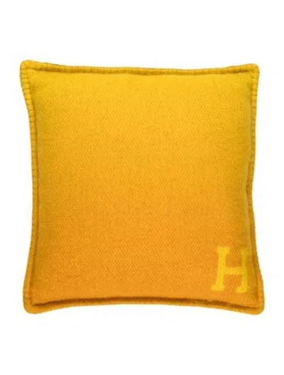 Pre-owned Hermes Yak 'n' Dye Throw Pillow In Yellow