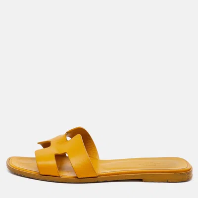 Pre-owned Hermes Yellow Leather Oran Flat Slide Sandals Size 37.5