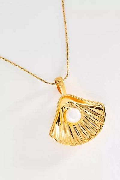 Hermina Athens Kochyli Seashell Charm In Gold