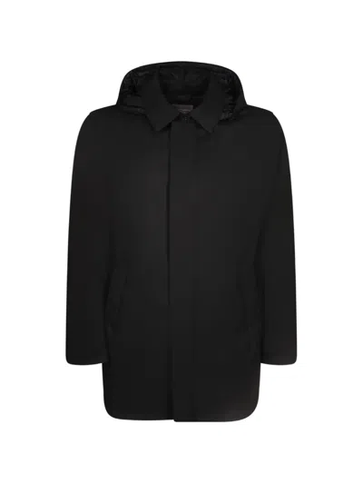 Herno Hooded Concealed-fastening Coat In Black