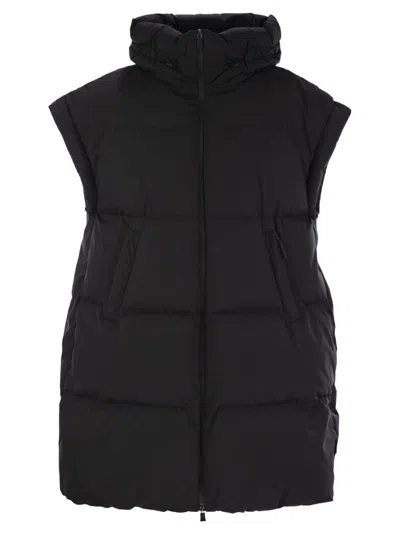 Herno Laminar Gore-tex Vests In Black