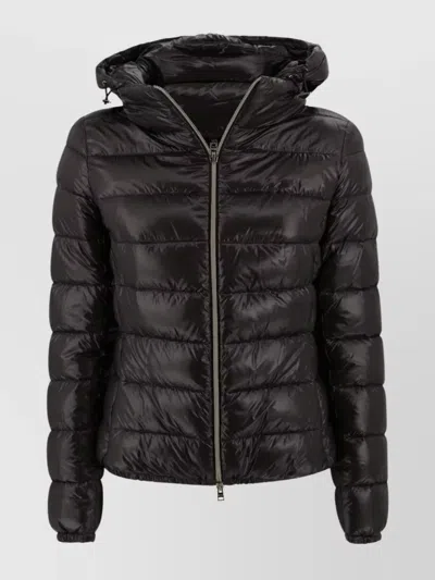 Herno Lightweight Water-repellent Hooded Puffer Jacket In Black