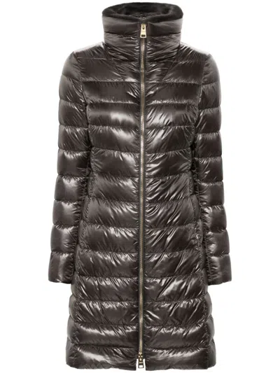 Herno Logo-plaque Coat In Black