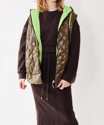 Herno Quilted Sleeveless Hooded Coat In Verde Militare