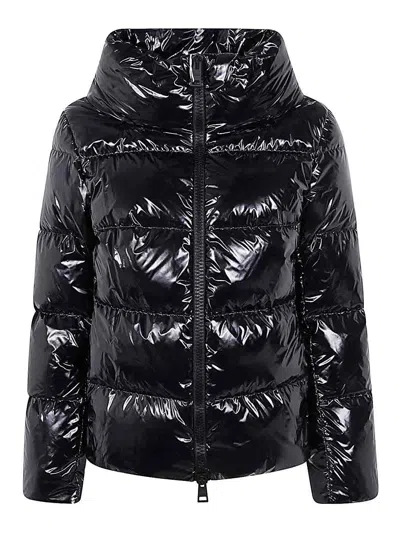 Herno Glossy Hooded Down Coat With Quilted Design In Black