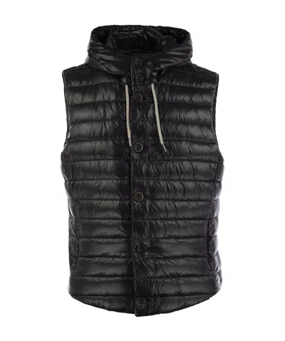HERNO HERNO SLEEVELESS HOODED DOWN JACKET