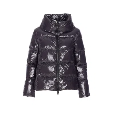 Herno Women Gloss Cape Down Jacket In Black