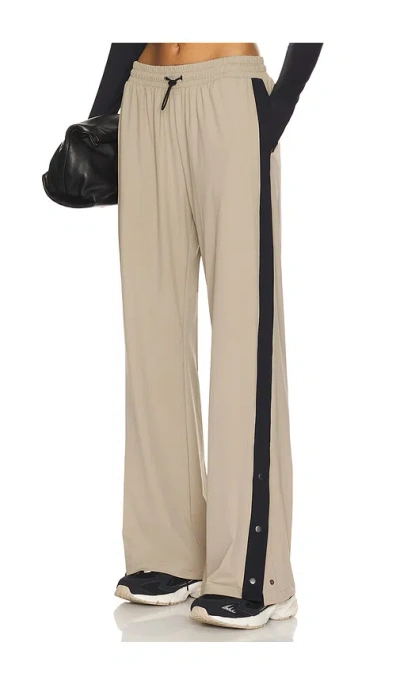 Heroine Sport X Mona Kattan Alba Pant In 카키