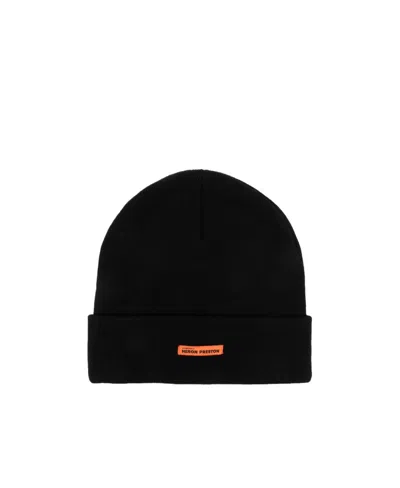 Heron Preston Logo-tag Ribbed-knit Beanie In Black