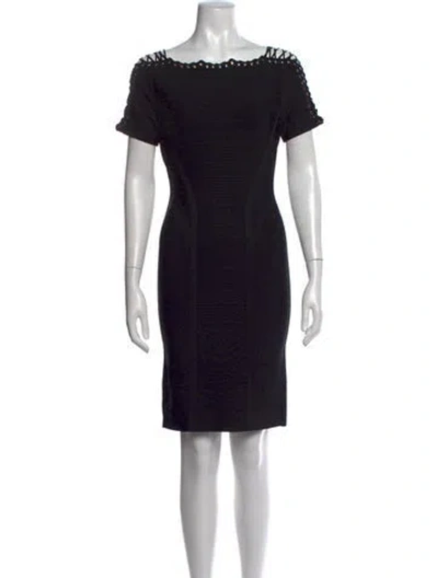 Pre-owned Herve Leger Off-the-shoulder Knee-length Dress In Black