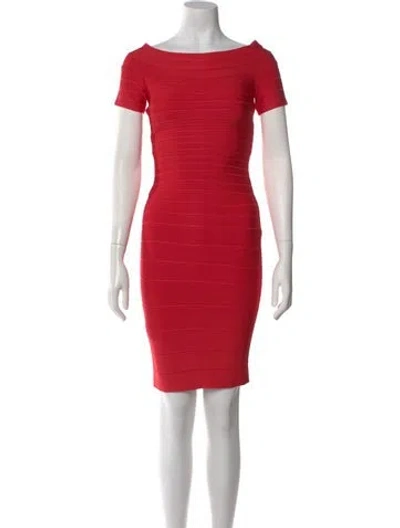 Pre-owned Herve Leger Off-the-shoulder Knee-length Dress In Red