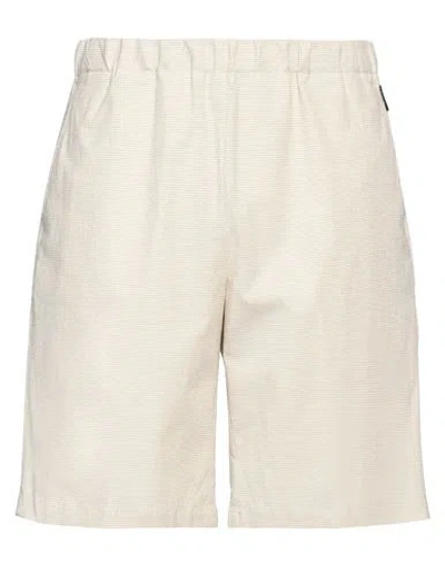 Hevo Hevò Man Shorts & Bermuda Shorts Cream Size Xl Cotton, Elastane In White
