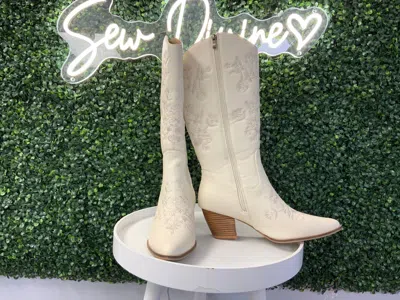 Hey Girl By Corkys Women's Tumbleweed High Calf Boots In Ivory In White