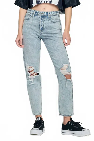Hidden Bailey Boyfriend Jean In Light Distressed Wash In Blue