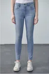 Hidden Courtney High Rise Skinny Jean In Light Wash In Blue