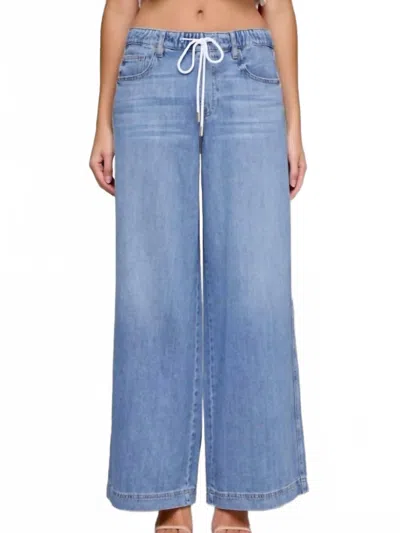 Hidden Drawstring Lightweight Jeans In Light Denim In Blue