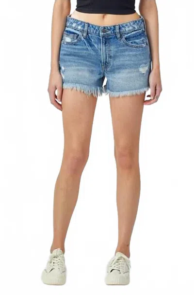 Hidden Kenzie Mid Basic Frayed Jean Shorts In Classic Light Wash In Multi