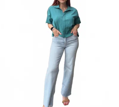 Hidden Logan Dad Jeans In Light Wash In Blue