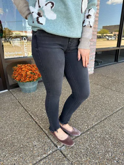 Hidden Mid Rise Raw Rem Skinny Jeans In Washed Black