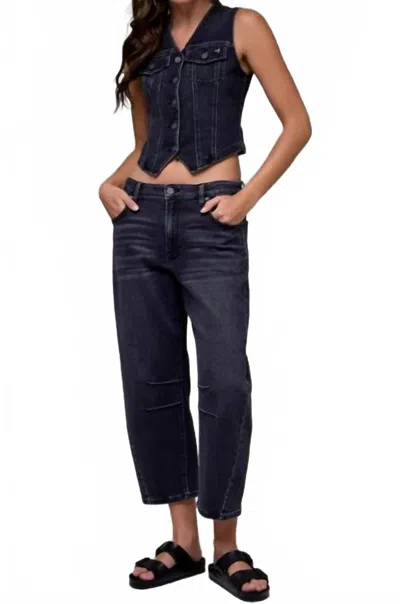 Hidden Sammie Cropped Barrel Jean In Medium Gray In Blue