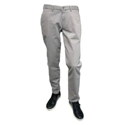 Hiltl - Teaker-c Slim Straight Super Stretch Cotton Chinos In Granite Grey 70590/62100/12