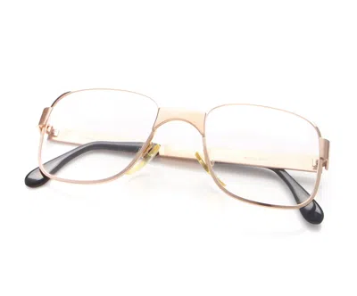 Hilton Vintage  1000 001 In Gold