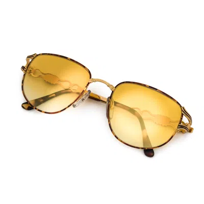 Hilton Vintage  Parklane 102 C2 24kt In Yellow