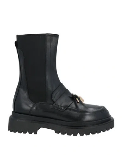 Hilya Woman Ankle Boots Black Size 6 Leather