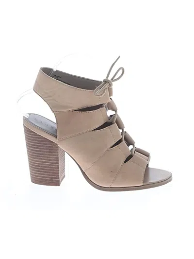 Pre-owned Hinge Heels In Brown