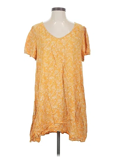 Pre-owned Hinge Short Sleeve Blouse In Yellow