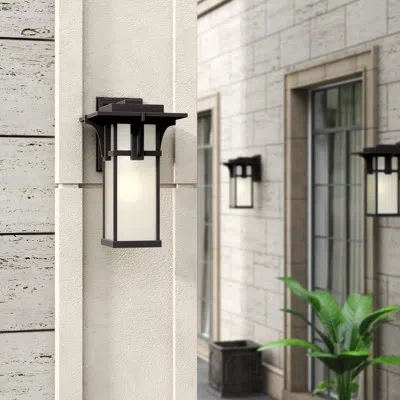 Hinkley Manhattan Oil Rubbed Bronze 1 - Bulb Outdoor Wall Lantern