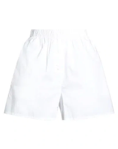 Hinnominate Woman Shorts & Bermuda Shorts White Size M Cotton