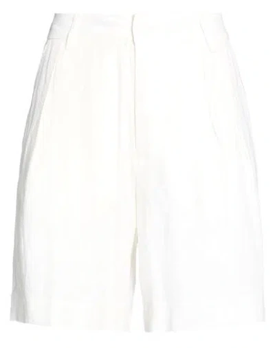 Hinnominate Woman Shorts & Bermuda Shorts White Size S Linen, Viscose