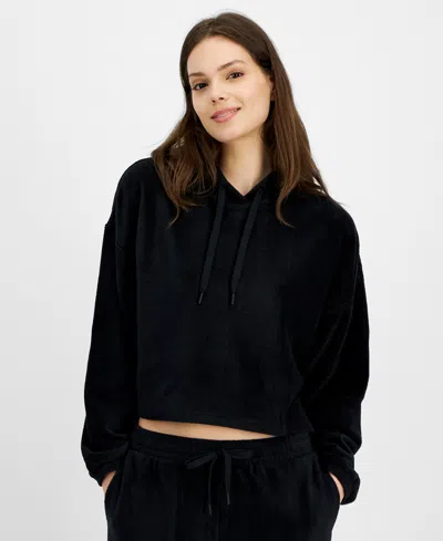Hippie Rose Juniors' Dream Fleece Cropped Hoodie In Black
