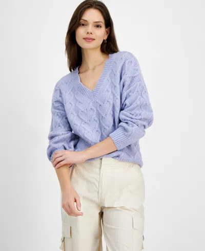 Hippie Rose Juniors' Heart Cable-knit V-neck Sweater