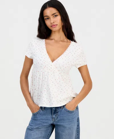 Hippie Rose Juniors' Surplice-neck Babydoll Top In White
