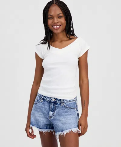 Hippie Rose Juniors' Wide-double-v-neck Short-sleeve Top In White