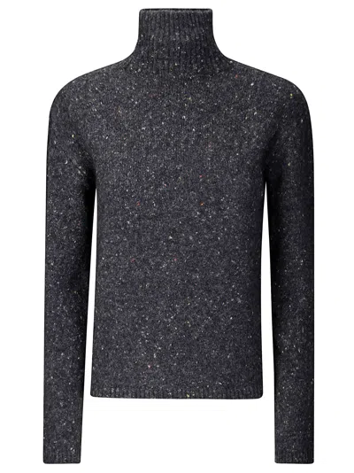 Hira Alpaca High Collar In Grey